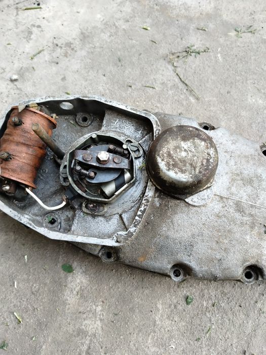 Продам кришку переднюю