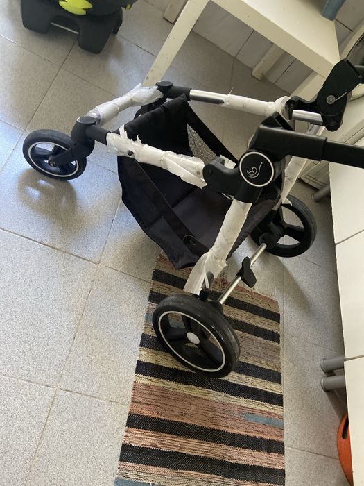 carrinho de bebê