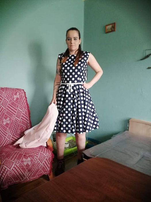 Sukienka modello w grochy