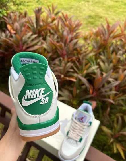 Jordan 4 Retro SB Pine Green R.41