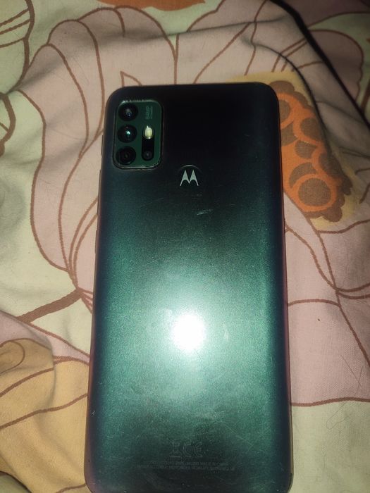 Motorola G30 i Lenovo K 6 uszkodzone