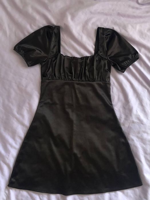 Коротке темно-коричневе плаття