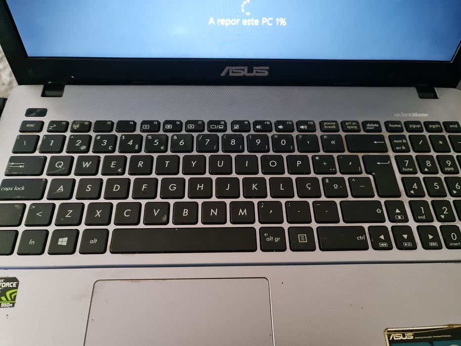 Portátil Asus k550J
