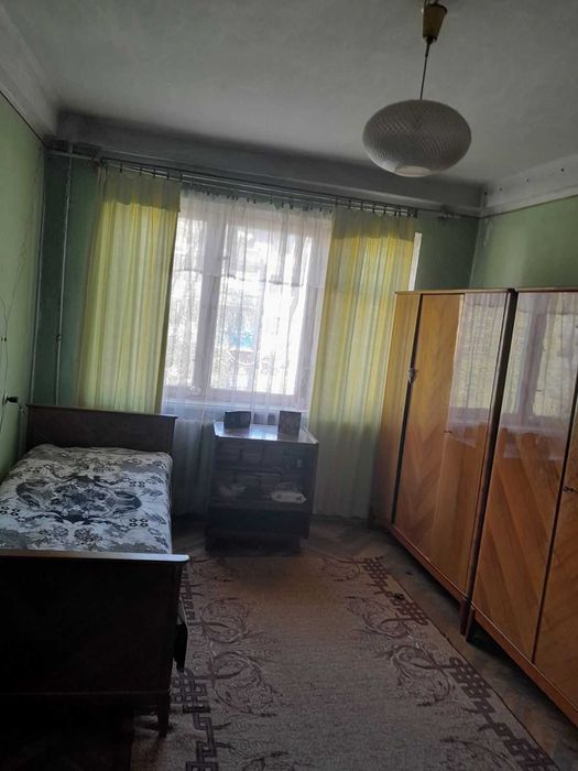 Продам 3-кім на Парковій-Сирецькій 10