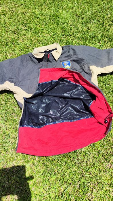 Blusão cinzento fechado