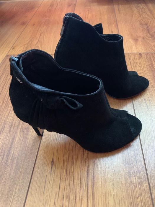 Piękne czarne zamszowe buty damskie na szpilce, marki Wojas r. 38