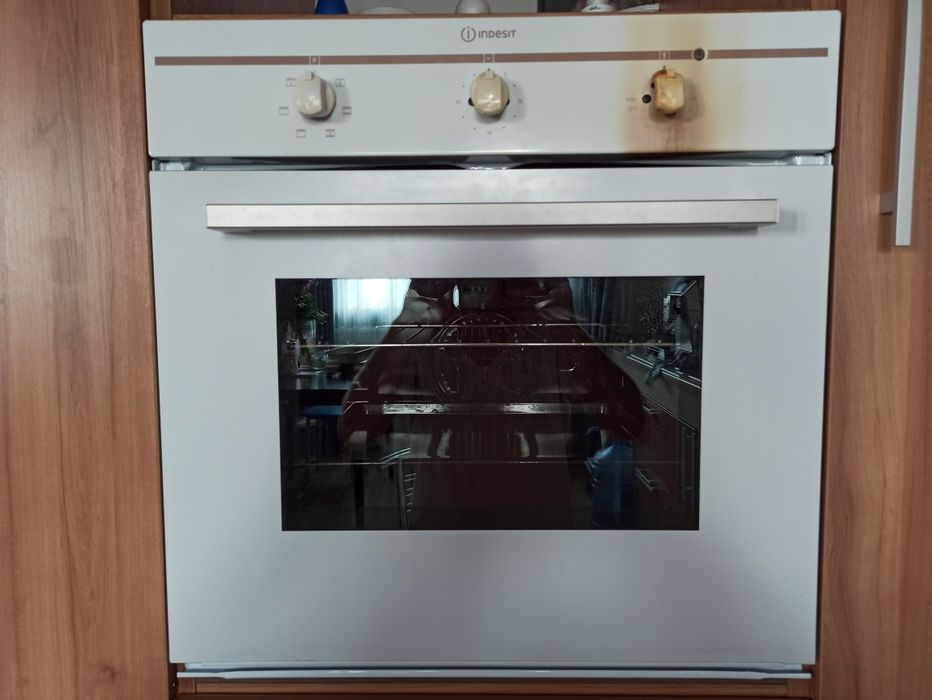 Духова шафа Indesit