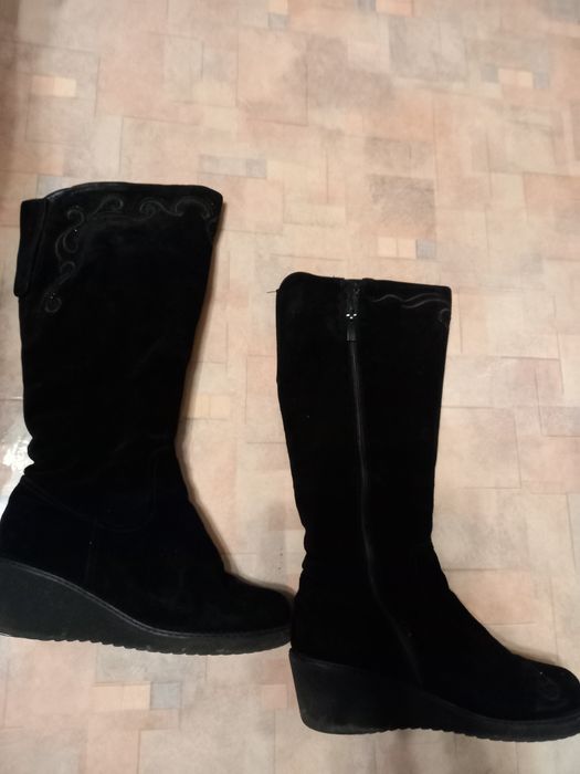 Замшеві чоботи зимові з замком 37 розмір