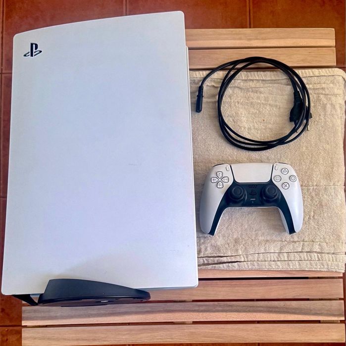 PlayStation 5 (PS5) – Estado Impecável
