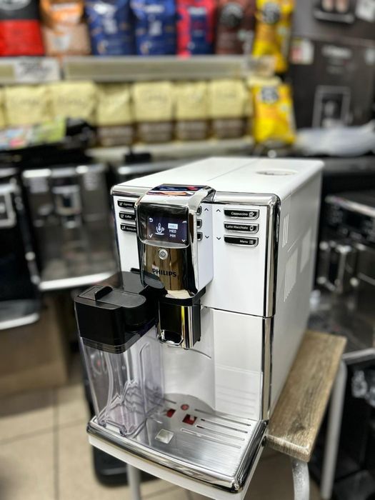 Кофемашина  кофеварка кавоварка кофемашина