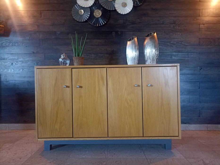 Armário castanho de 120cm por 50cm