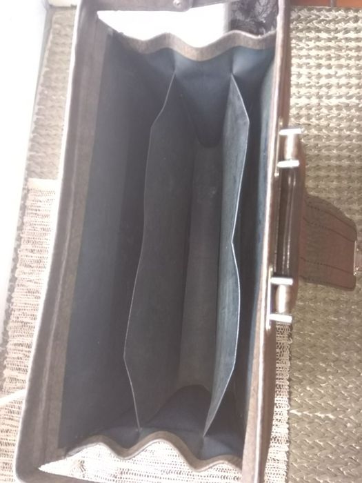 Pasta porta documentos, castanho escuro