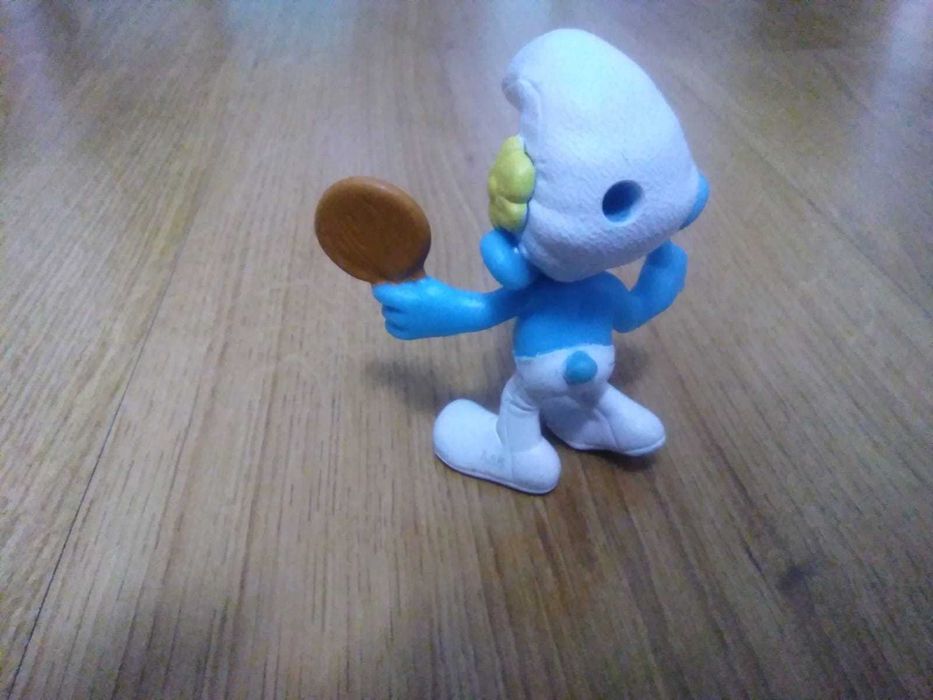 boneco smurf tenis