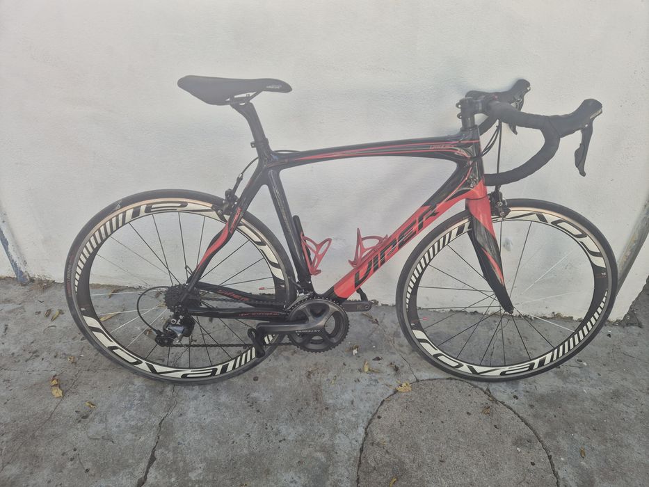 Bicicleta em carbono e. Excelente estado