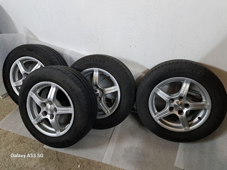 Комплект дисків легкосплавних R15 5x112 з літньою резиною GOOD YEAR 1