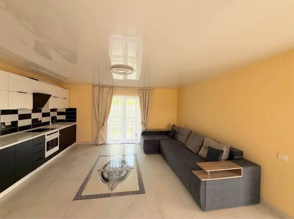 Продаж  гарного будинку