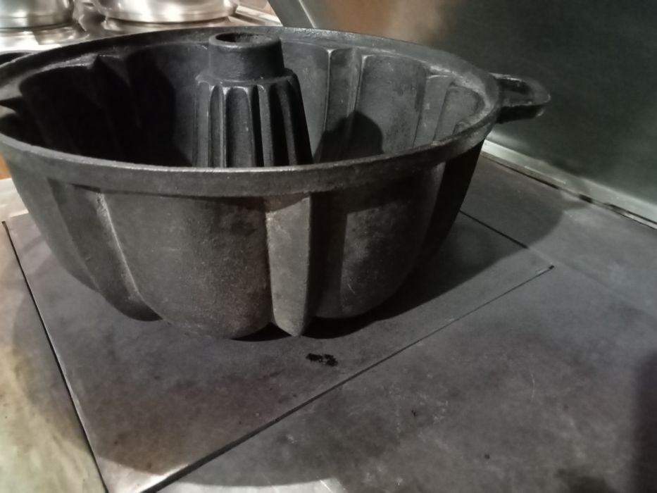 Forma de bolo de ferro fundido