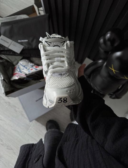 кросівки balenciaga runner
