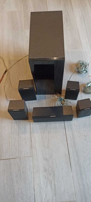 Kit colunas 5.1 Samsung com subwoofer