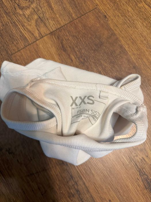 Biały top, krótki, bez rękawów, bokserka, prążkowana, XS, bawełna