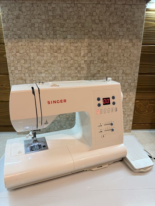 Швейна машинка Singer 7466
