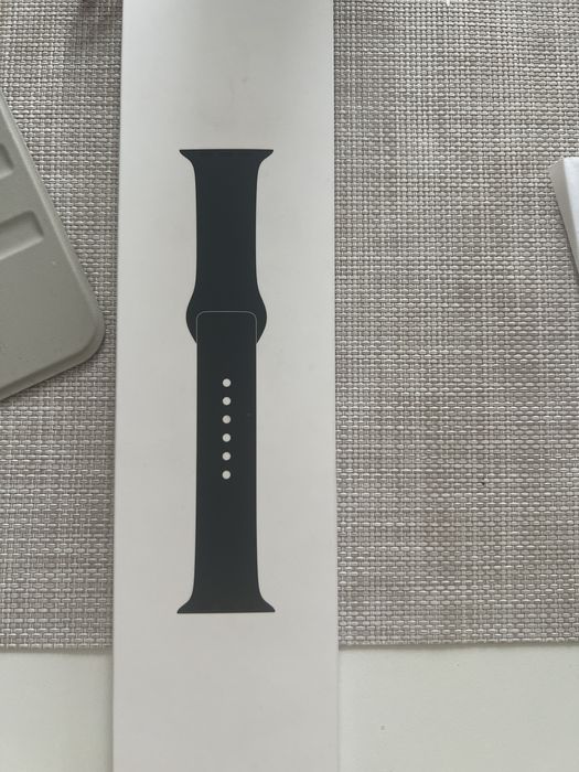 Коробка від apple watch SE 44mm midnight aluminium
