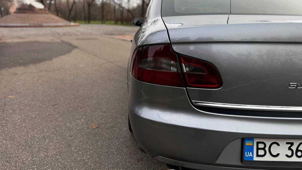 Skoda SuperB 2009 2.0 TDI AT Elegance