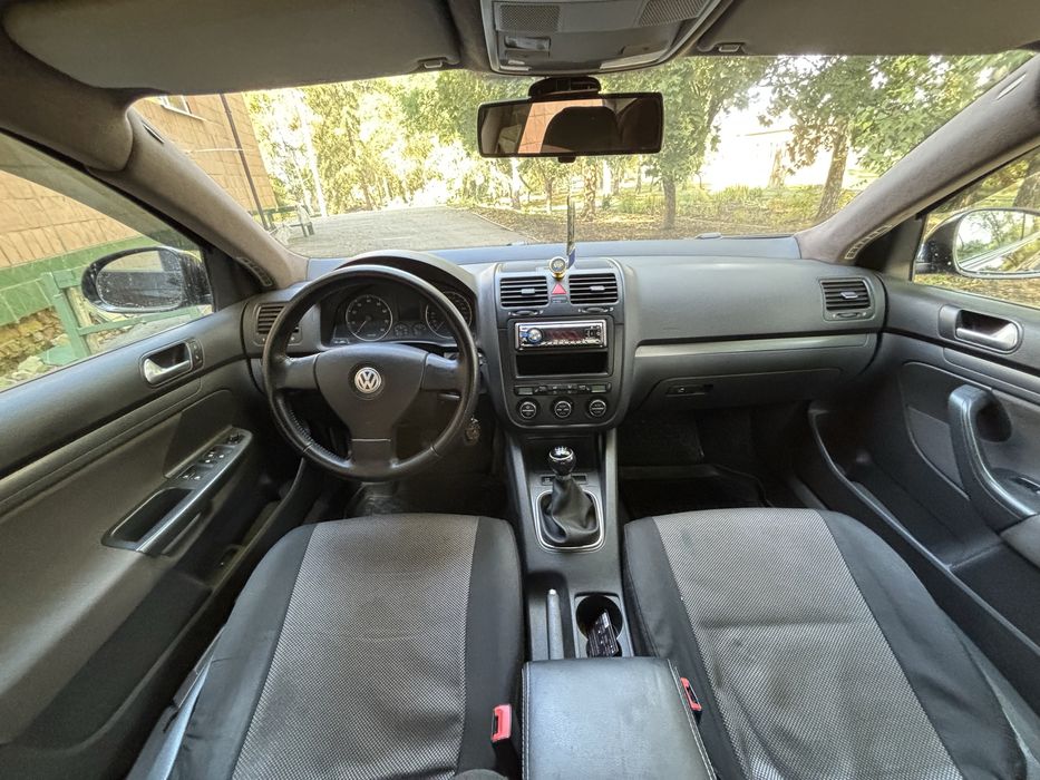 Volkswagen Jetta5 1,6 бензин (обмен можно)