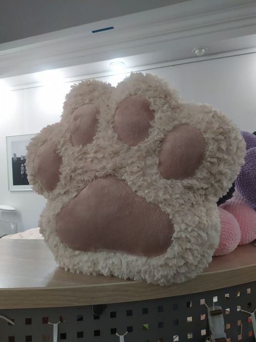 Подушка м'яка Лапка