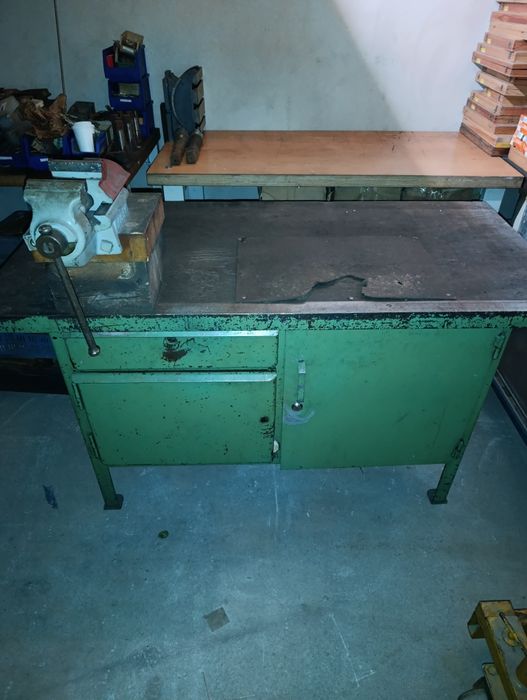 Stol roboczy falbanek z imadlom