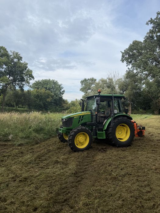 Usługi John Deere | Koszenie traw Odśnieżanie | Zamiatanie placy , drog Mulczowanie Namysłów