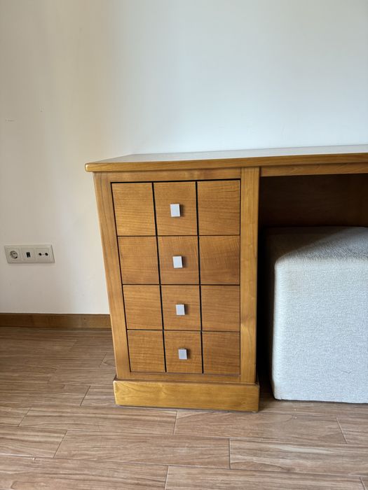 Secretaria e 2 mesinhas de cabeceira