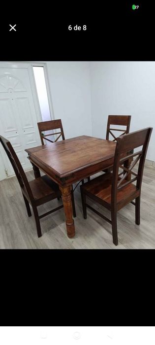 Mesa de madeira tropical maciça