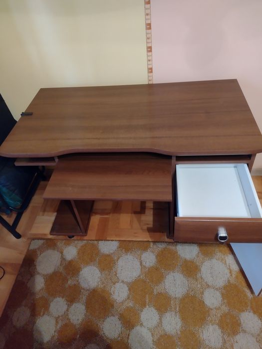 Продам стіл комп'ютерний
