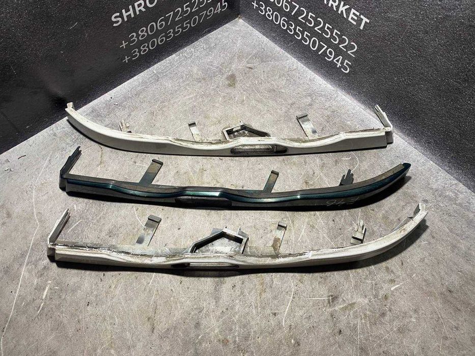 Накладка планка вія під передні фари з отвором під омивач BMW E46