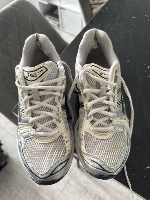 Кросівки ASICS білі