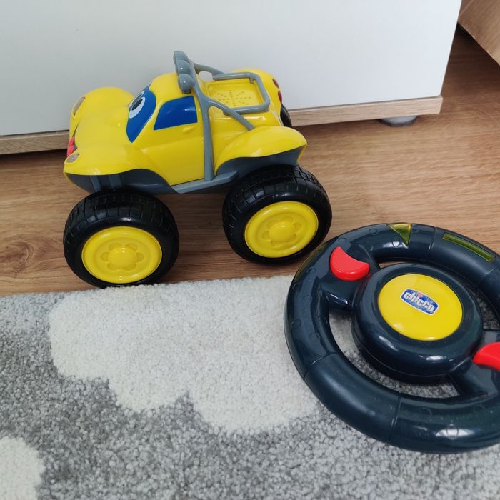 Samochodzik zdalnie sterowany Chicco żółty