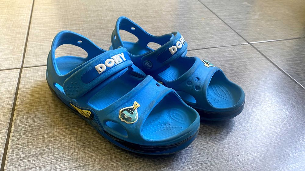 Дитячі сандалі Crocs Sandals Nemo DORY, синього кольору, розмір C13!