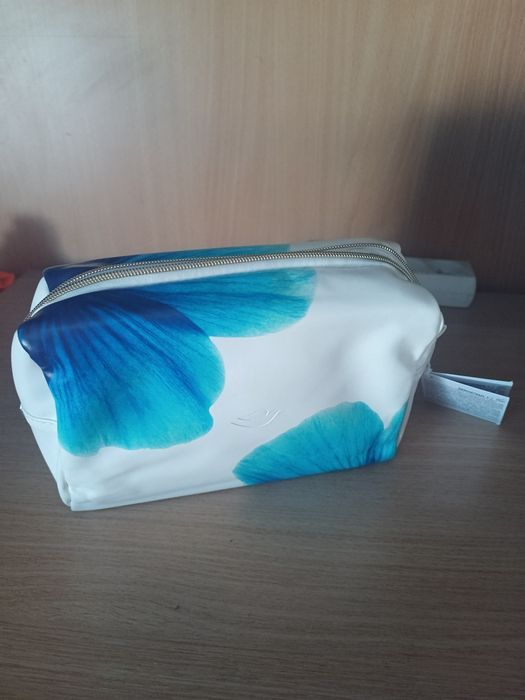 Nowa kosmetyczka dove