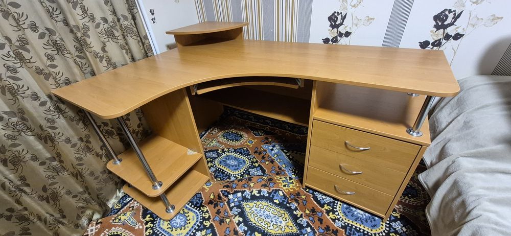 Продам б/у Стол компьютерный "СУ ― 4" угловой 110см×150см