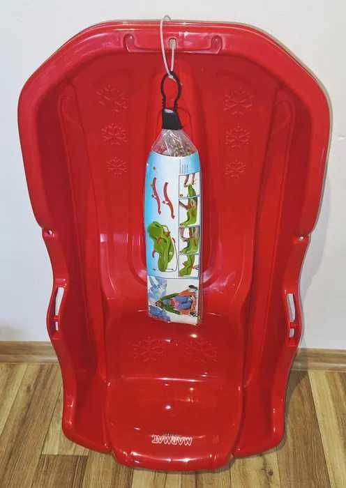 Nowe czerwone sanki profilowane z oparciem Speed Boby