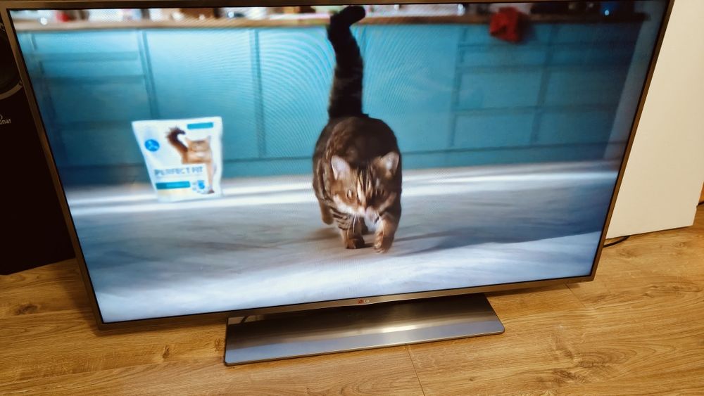 LG smart tv z Wi-Fi, 47cali, 3D, 500hz CMR