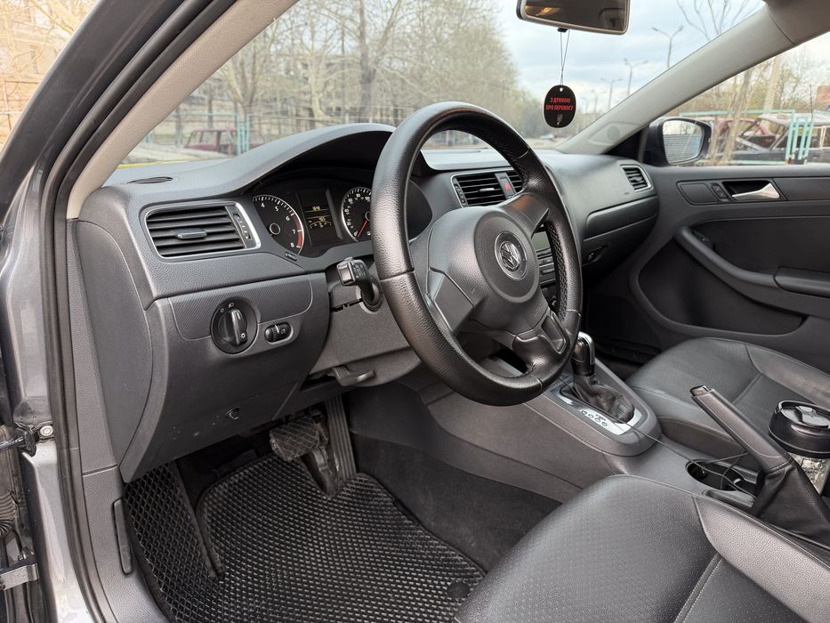 Volkswagen Jetta 2013/14