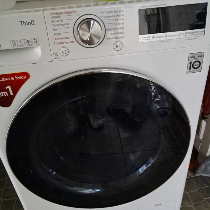 Máquina de lavar e secar roupas