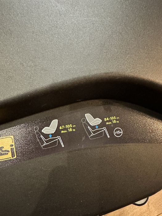 Авто крісло та база з ізі фікс Maxi-Cosi