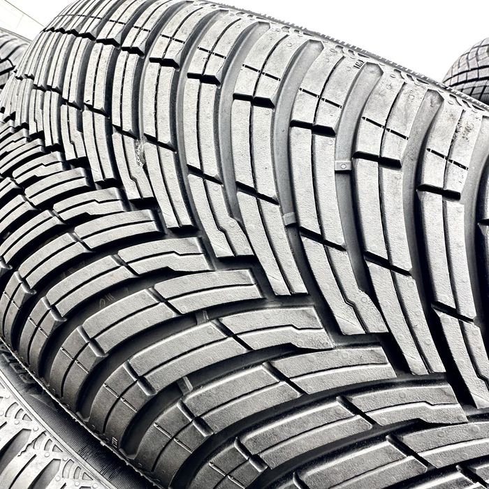 235/45/19 Pirelli AllSeason3 | 99%остаток | всесезонные шины | 2024г