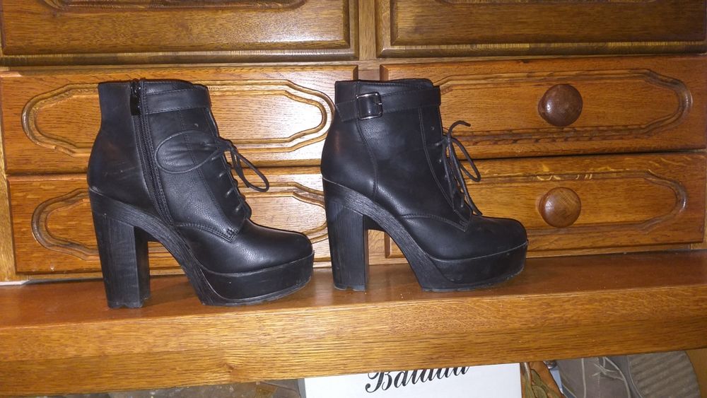 Exstra buty leciutkie