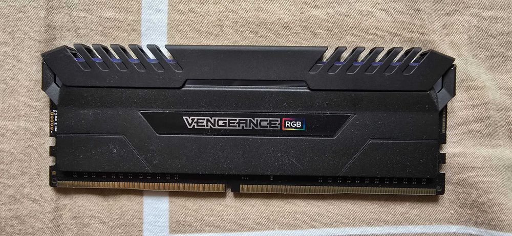 I7-8700K + Aorus Z370 Gaming 7 + 32GB DDR4 3600MHz 18CL