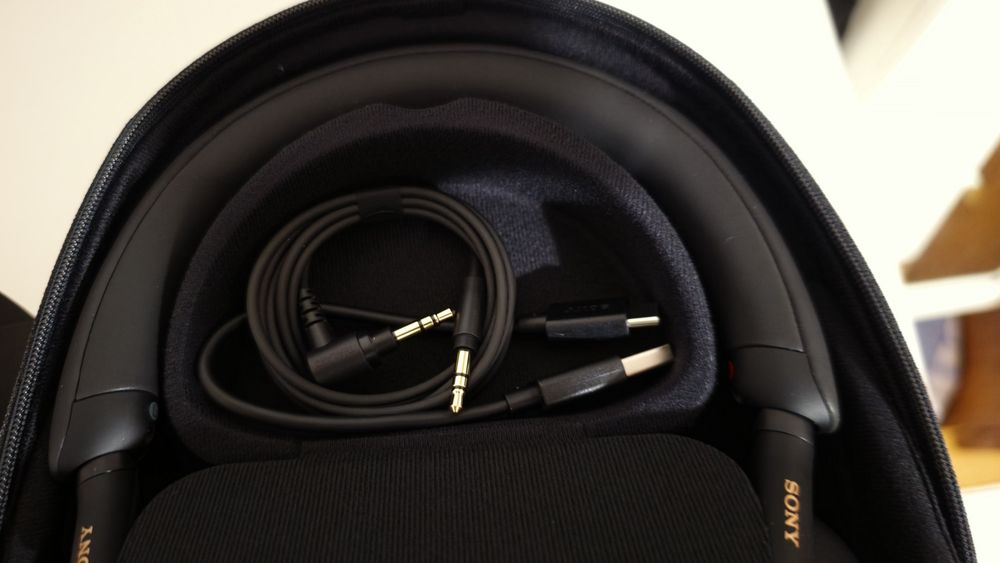 Sony  WH-1000XM5