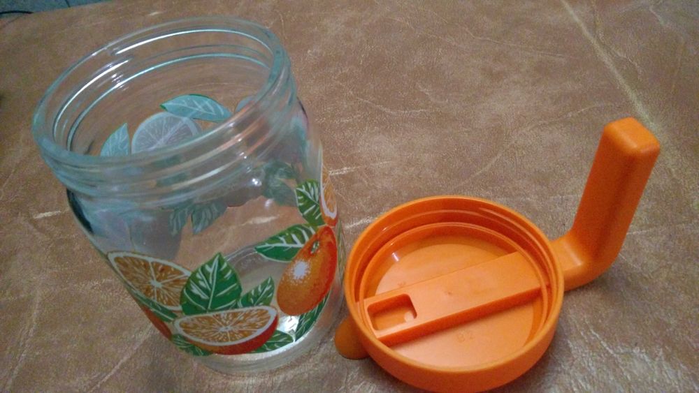 Глечик скляний для холодних напоїв Bormioli Rocco с дозатором.